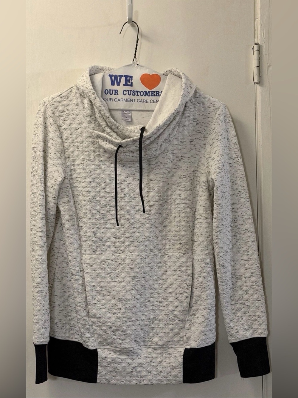 Te Verde Light Heather Gray Textured Pullover Hoodie with Black Drawstrings